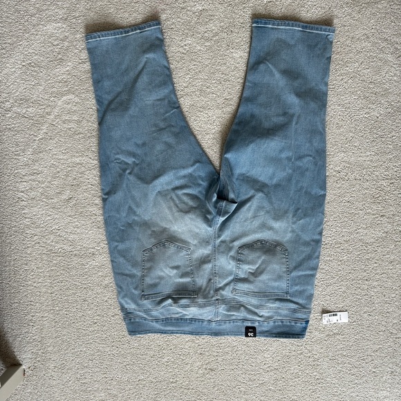 R Jeans Light Blue Denim Crop Jeans - Picture 2 of 2